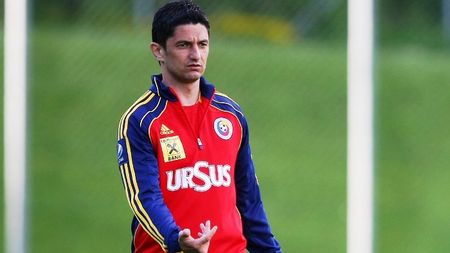 Răzvan:** "Dacă cineva s-a simțit jignit de afirmațiile mele, îmi cer scuze! Cred cu tărie că ne calificăm la Euro!"