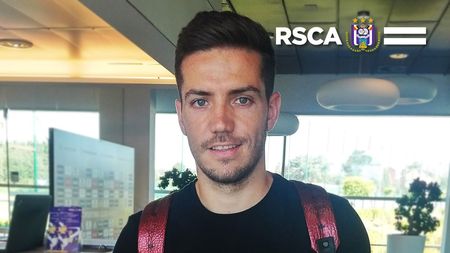 FOTO | Chipciu, prezentat OFICIAL la Anderlecht: "Scopul meu e să câștig titlul!" Mijlocașul a făcut deja poza de grup cu noii colegi