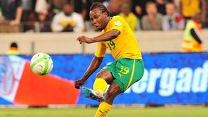 OFICIAL | Un nou transfer la Dinamo: "câinii" au adus un internațional sud-african. Torje: "E foarte bun, o să-l vedeți"