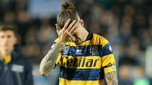 Panică pentru Edi Iordănescu: Dennis Man s-a accidentat cu o lună înaintea primelor partide ale României din preliminariile CE 2024! Care este situația fotbalistului de la Parma