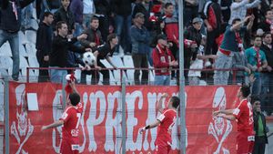 Steaua, mama răniților!** Dinamo și Rapid s-au împăcat cu fanii după succesele din Ghencea