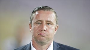 Reghecampf, după "tirada" lui Becali: "Eu fac și tactica, și organizarea echipei!" De ce l-a lăsat pe Enache în tribună și cum explică improvizațiile din apărare