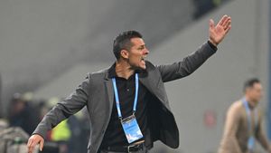 Fostul căpitan de la Rapid este fanul lui Costel Gâlcă. „Am știu din vară că așa va fi. Îmi place ce văd. Alunecări, sacrificiu, echipa este reactivă”. EXCLUSIV