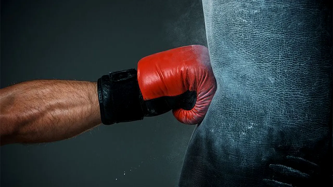 O campioană națională la box a fost agresată sexual de antrenorul său care este polițist