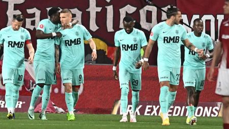 E în lotul pentru EURO 2024 și prinde transferul carierei. Oferte scrise de la două cluburi de top pentru vedeta celor de la CFR Cluj! Nelu Varga câștigă o avere. EXCLUSIV