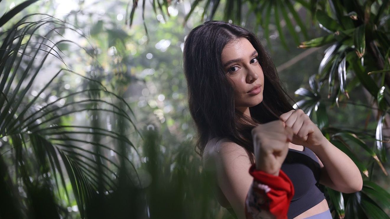 Marea pasiune a Elenei Chiriac, concurenta din echipa Faimoșilor de la Survivor România 2022! GALERIE FOTO