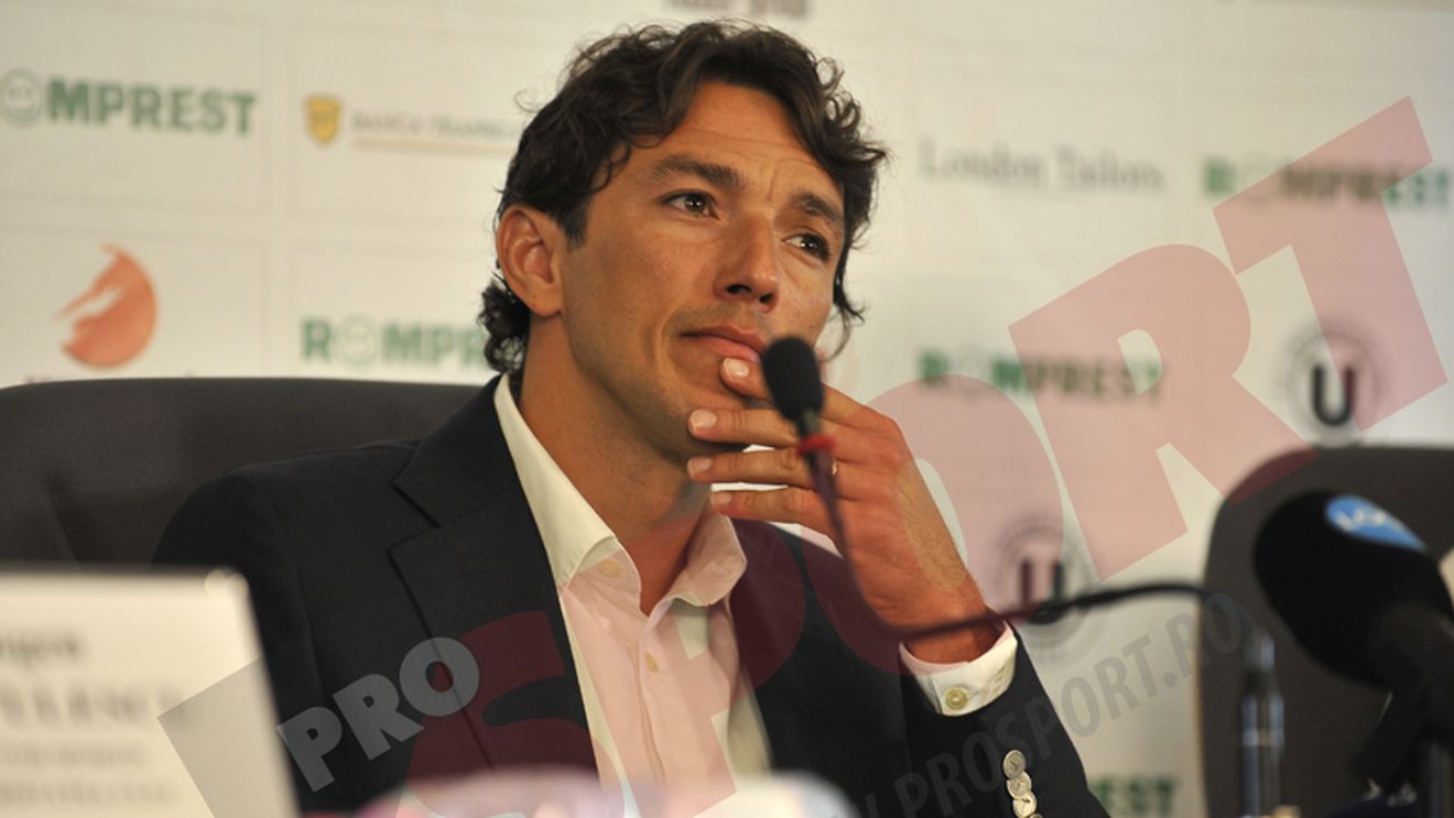 Vis spulberat în ultimele secunde. Ogăraru, după debutul ratat pe banca lui "U": "Sunt foarte dezamăgit, mai ales că am pierdut de asemenea manieră"