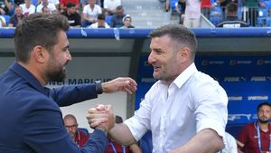 Cele trei nume grele la care poate apela Mihai Rotaru dacă îl dă afară pe Laszlo Balint de la Universitatea Craiova: tehnicieni de top, cu CV-uri importante! Cosmin Contra, în fruntea listei | EXCLUSIV