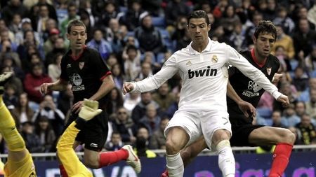 Rulează cu viteză de croazieră!** Ronaldo se ia la trântă cu istoria Realului:** Raul, la un pas să fie "exilat" de pe tron!