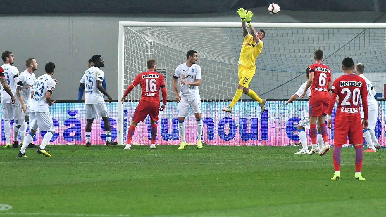 U Craiova - FCSB 2-1. Koljic și Fedele aduc prima victorie a oltenilor în fața roș-albaștrilor, după 16 ani. Dică, neinspirat cu introducerea lui Moruțan, care a fost depășit total