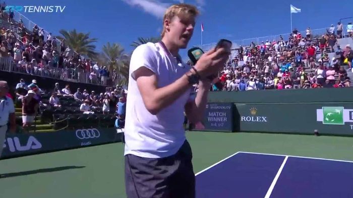 FAZA ZILEI la Indian Wells | Shapovalov a venit cu fițuică, pentru un moment de rap de neuitat | VIDEO