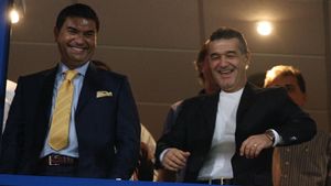 De ce ține Steaua cu Dinamo și invers?** VEZI care e interesul comun al granzilor!