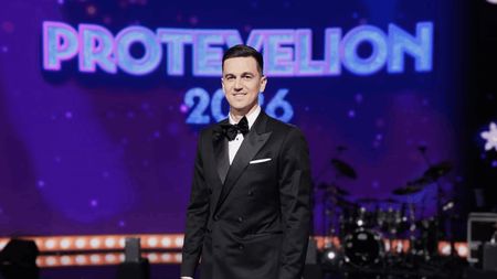 Protevelionul a spulberat concurența de la Antena 1 în audiențe. Gardoş, umilit în roastul show-ului: „Sper că blocurile pe care le faci sunt mai rezistente decât ligamentele tale"