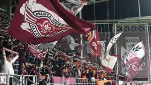 Jucătorul emblematic al Rapidului face dezvăluiri explozive după ce a fost îndepărtat: „M-a sunat să stau pe aia a mea, liniștit. N-are bani să mă plătească pentru asta, e cea mai mare durere a vieții mele!”. EXCLUSIV