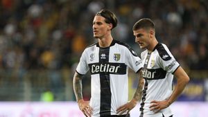 Dennis Man, la egalitate cu Gianluigi Buffon! Ce note au luat Valentin Mihăilă și fostul fotbalist de la FCSB, după Modena - Parma