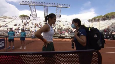 Șoc la Roma! Emma Răducanu a avut probleme mari și a abandonat în duelul „româncelor”! Bianca Andreescu s-a calificat în turul al doilea