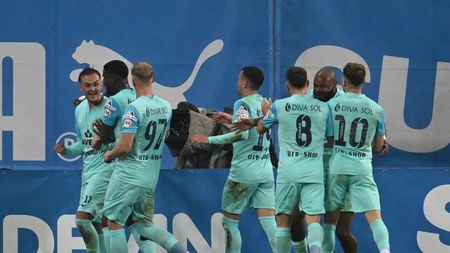Anul trecut se zbătea între viață și moarte, acum a înscris în Superliga și i-a dedicat golul părintelui său: „Tată, Dumnezeu a învins!”. Gestul lui Andrei Nicolescu și coincidența cutremurătoare legată de accidentarea lui Homawoo. EXCLUSIV