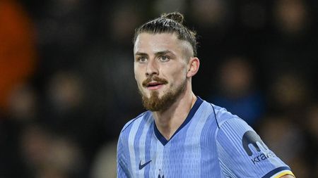 „Extraordinară intervenție”. Ce a scris presa engleză despre Radu Drăgușin, după Tottenham - Chelsea 3-4