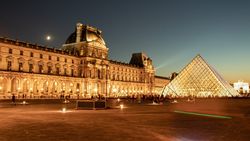 (P) Care este cea mai bună perioadă în care să alegi un circuit în Paris? Ce trebuie să știi înainte de vacanță