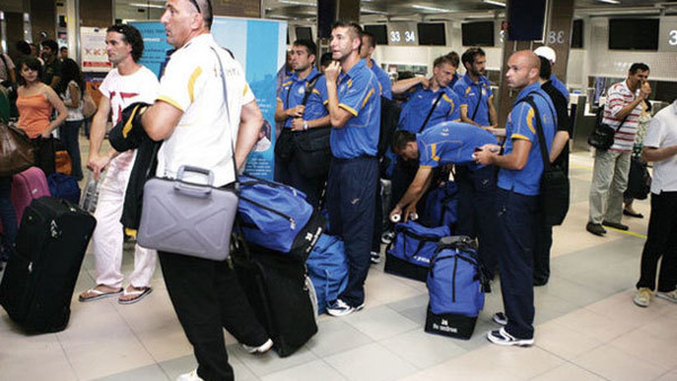 "Ce e Dorele...ți-a venit mingea pe 'șpiț'?" **Ironii în presa rusă: Unirea, "un coniac ieftin și popular"