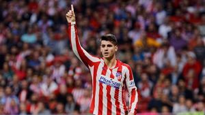 Atletico a cerut penalty cu Real Madrid! Ce a încercat să facă Morata în duelul cu Courtois. Primul moment important din finala Supercupei Spaniei