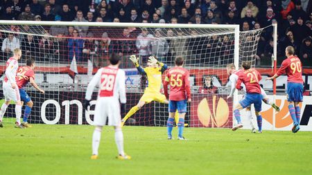 Cifrele nu îi oferă nicio șansă Stelei! **Doi jucători ai lui Ajax valorează mai mult decât primul `11` al lui Reghecampf