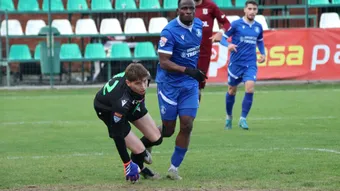 CSM Slatina a condus, dar a pierdut la Dumbrăvița, în grupele Cupei României. Claudiu Niculescu s-a plâns de teren, distanțe geografice și de programări