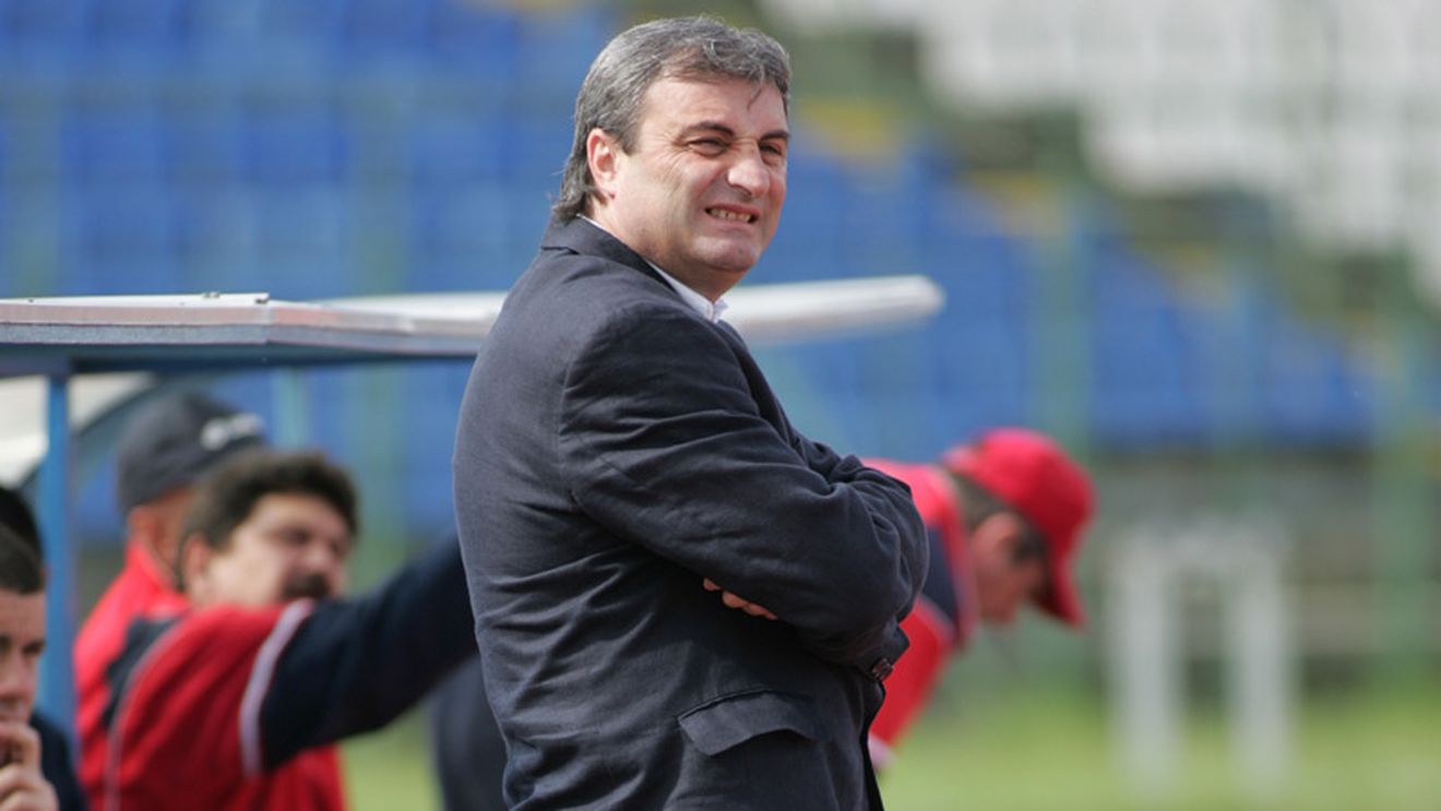 Angajatul model: **"Stoichiță mi-a cerut voie să-mi zică 'domnule Becali'!"