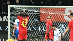 Cum se poziționează CFR Cluj față de faza care a decis meciul FCSB - Farul: „El a lovit mingea”. VIDEO