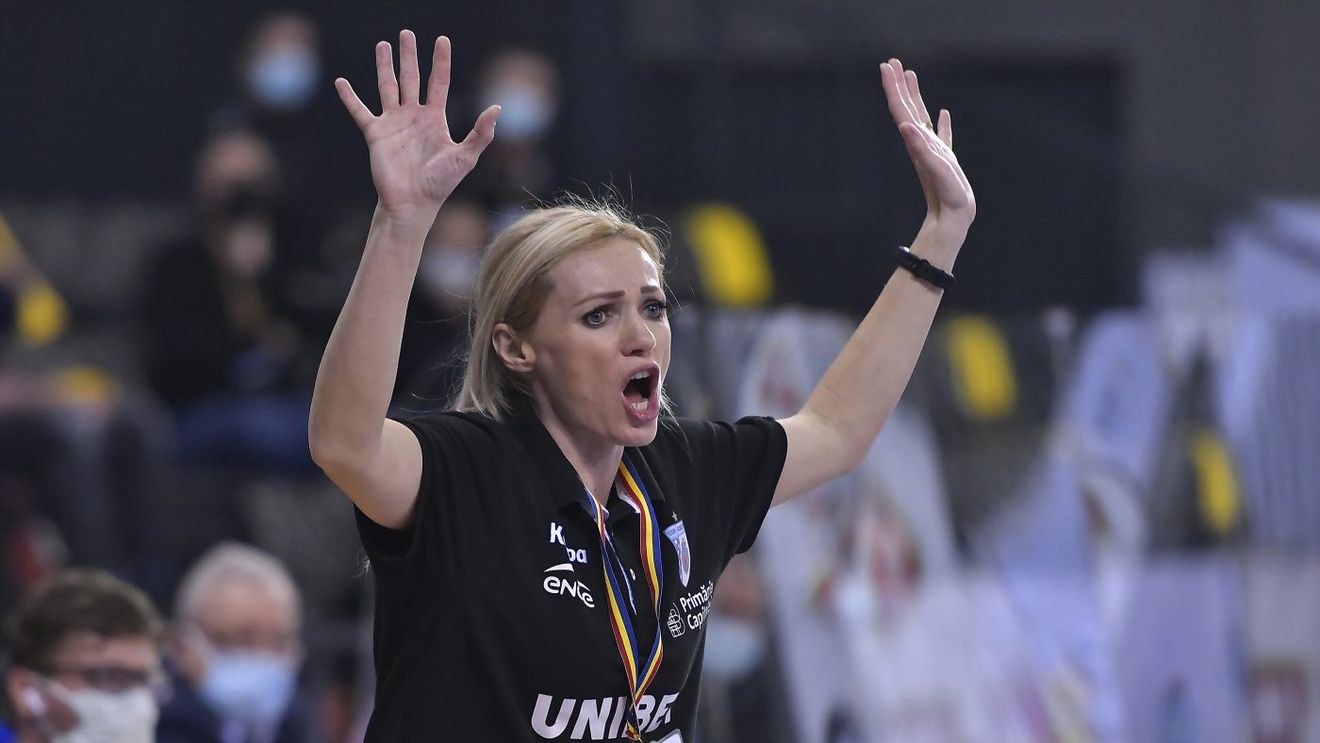 Iulia Curea a avut o experiență de neuitat la CSM București – SCM Rm. Vâlcea: „În toată cariera mea nu am făcut atâta mișcare laterală” + „Azi am avut niște gladiatoare”