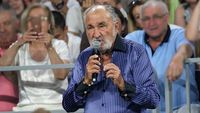 Ion Țiriac, chemat să dea cu subsemnatul: „Cârnați, mă boule, se cheamă! Pe grătar!”