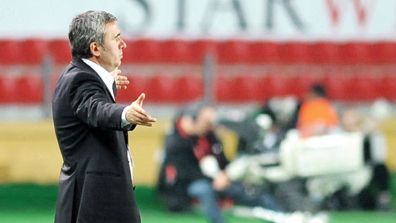 Hagi, avertizat de șefi:** rezultate sau "zboară"!