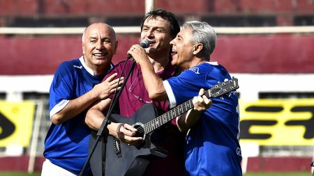 Seri albastre. Una din cele 75