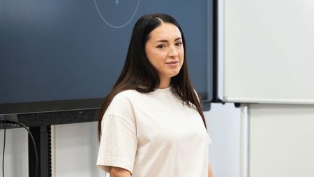 Drumul spre performanță, pavat cu multe sacrificii! Larisa Iordache a dialogat cu studenții ieșeni