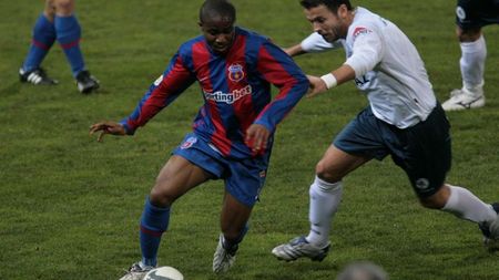 "Calmează-te, Gigi,** cu Emeghara!"