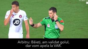 Cum se vede un meci de fotbal, din poziția arbitrilor. VIDEO | Experiment inedit. Conversațiile din timpul partidei au fost făcute publice: "O să acord golul, după care vom apela la VAR"