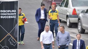 "Cine a înghițit gălușca!?" Gabi Popescu a vorbit la ProSport LIVE despre evoluția naționalei sub comanda lui Daum. "Nu ne putem juca acum cu aruncatul banilor, mai bine îi dăm la juniori!"