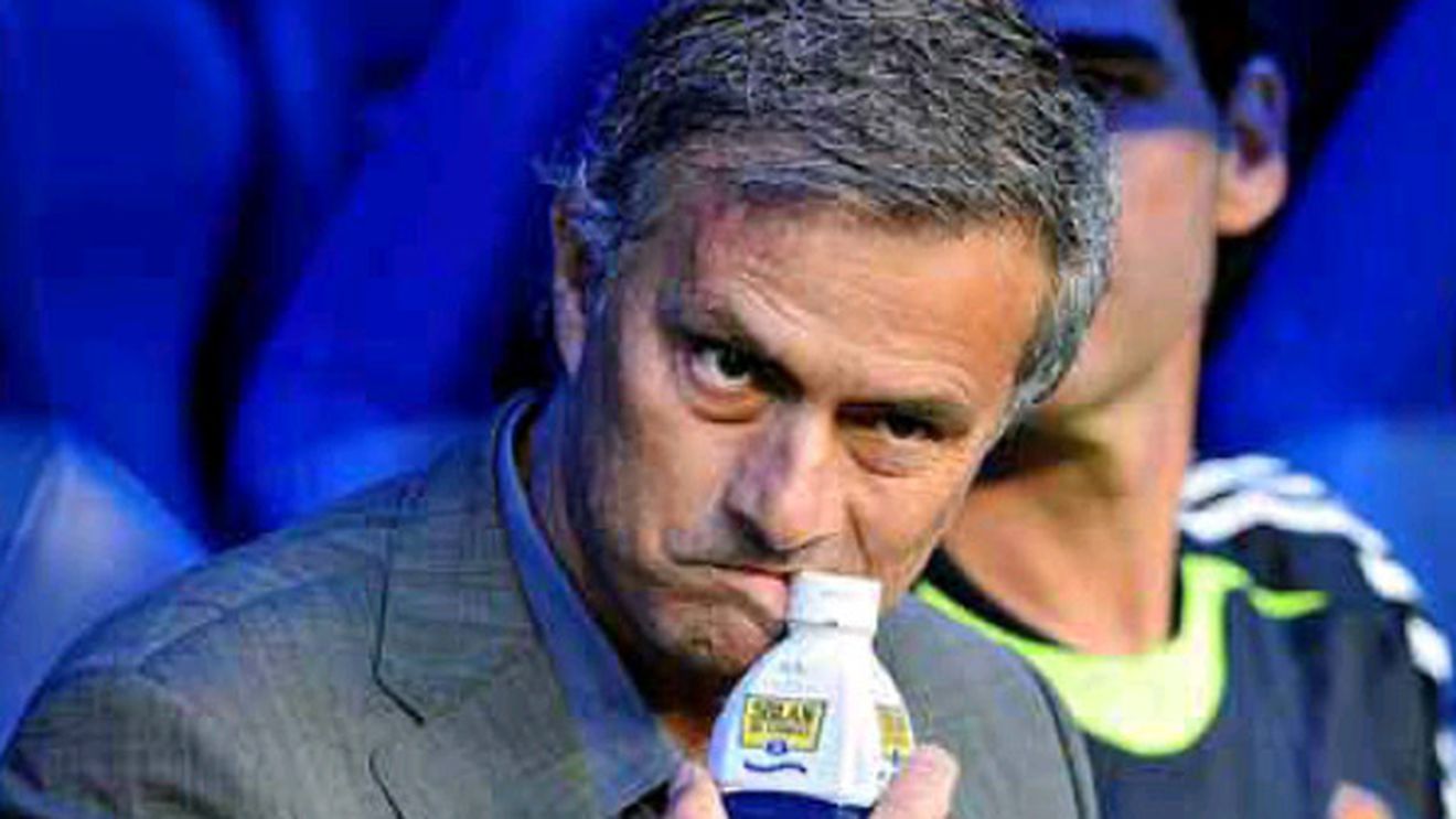 Mourinho a ros sticle în timpul meciului cu Osasuna! :) FOTO** Vezi cum a trăit partida!