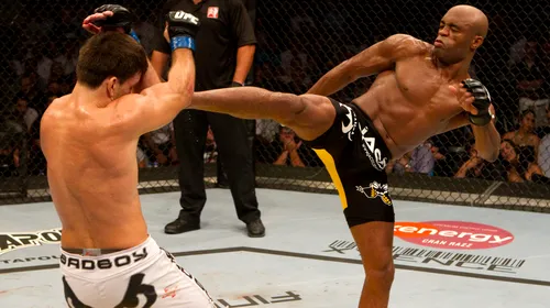 VIDEO&FOTO Interzis celor slabi de înger. Accidentare groaznică în UFC! Cum și-a rupt piciorul Anderson Silva