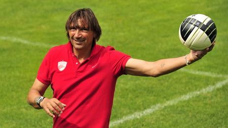 Dario Bonetti „îi pune piedici” lui Dinamo! „Câinii” nu pot să-și aducă antrenor: „Cu Rednic am discutat doar asta!”