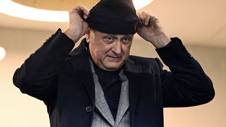 Au semnat contractul în Italia, sub ochii patronului Dan Şucu