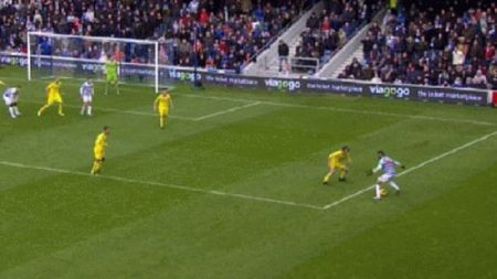 Faza zilei în Premier League! VIDEO:** Fanii s-au întrebat dacă îl va scoate și-n oraș după ce l-a invitat la "dans" :)