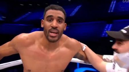 Badr Hari - Benny Adegbuyi, meci istoric în Gala Glory 76. Victorie fabuloasă pentru sportivul român, i-a spart nasul marocanului