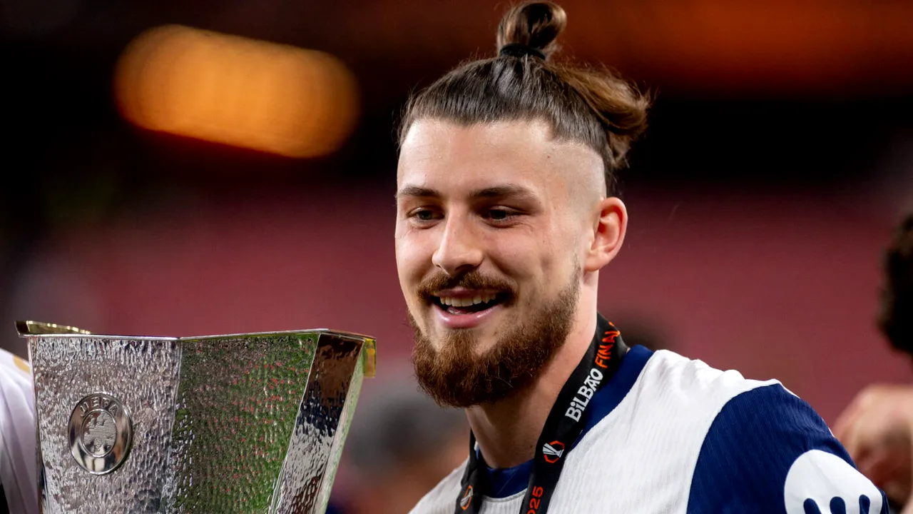 Radu Drăgușin, la un pas de transferul carierei. Tottenham vrea să-l dea la schimb pentru fotbalistul finalistei Champions League