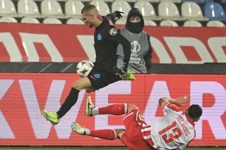 Lini&#537;titul Vali Cre&#539;u a g&#259;sit vinovatul pentru ru&#537;inea din Steaua Ro&#537;ie &ndash; FCSB 1-0 &#537;i a f&#259;cut pr&#259;p&#259;d: &bdquo;Doarme pe el!&rdquo;