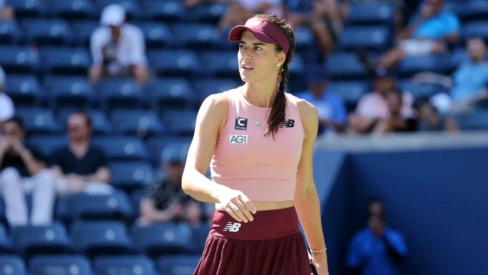 Sorana Cîrstea a fost acuzată că nu mai suportă România și că a abandonat-o pentru luxul orbitor de la Dubai. Iubita fiului miliardarului Ion Țiriac dezvăluie motivul real pentru care a „fugit” din țară și nu e vorba de aroganță: „Mă termină asta!”