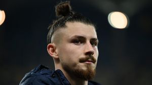 "Sunt şocat că PSG vrea să plătească 50.000.000 de euro pentru Radu Drăguşin". Oferta din Franța face vâlvă, dar britanicul îi cere lui Tottenham să o refuze