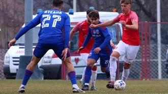 CSC Șelimbăr, reclamată pentru datorii de trei jucători, dintre care doi sunt la dispoziția lui Eugen Beza. Sibienii așteaptă și o decizie în cazul contestației respinse de la meciul cu FC Bacău