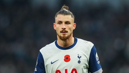 „Un nou test imens pentru el”. Presa britanică a anunțat ce îl așteaptă pe Radu Drăgușin în meciul cu Manchester City