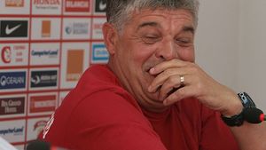 "Asta e ULTIMA!" Reacție fabuloasă a lui Andone când a aflat de cine trebuie să treacă în Cupa României. Nici Gnohere nu s-a lăsat mai prejos: "Să aflu de la antrenor unde joc..."